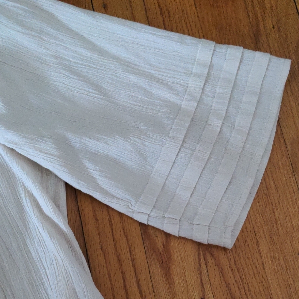 NET J. Jill Beige Blouse with Textured Design size large - Picture 13 of 14